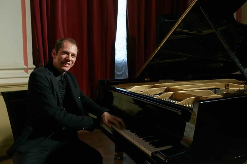 Matteo Ramon Arevalos: Contemporary Classical Composer & Pianist