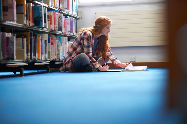 In the crowded music landscape, independent artists often find it hard to stand out among major labels. A well-crafted press release serves as a robust bridge to connect with audiences, generating buzz around new releases. This isn't just a formal announcement; it's an opportunity to tell a heartfelt story, evoke emotions, and build strong connections with fans. In this post, we will explore how independent artists can skillfully weave storytelling into their press releases to enhance their music careers.