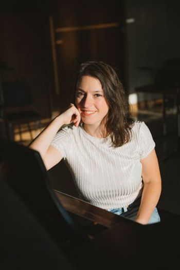 Jeanne Hourez, the brilliant French pianist accompanying Smigelski, plays a pivotal role in weaving the tapestry of sound that defines this album. Hourez's profound understanding of music is immediately evident as her fingers grace the piano keys. She possesses a rare talent for breathing life into the instrument, drawing out a sound that at times feels like a relic of the Renaissance or even the distant echoes of a medieval minstrel's serenade.