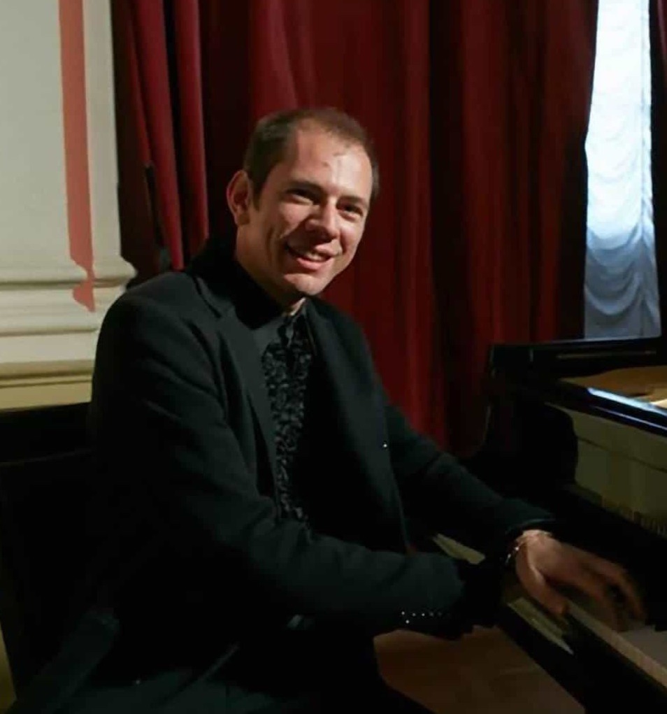 Matteo Ramon Arevalos photo by Victor Polyakov