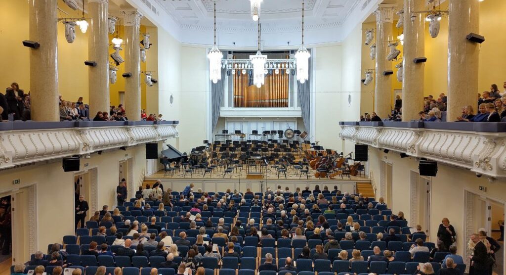 ERSO Performs Shostakovich - Should Russian Composers Be Banned? Photo: Tunitemusic/Arashk Azizi